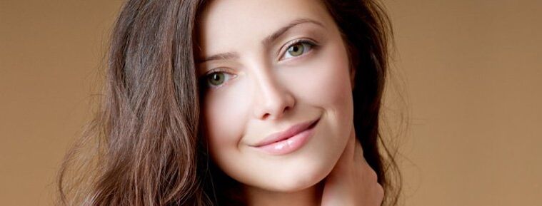 girl with healthy and well-groomed hair